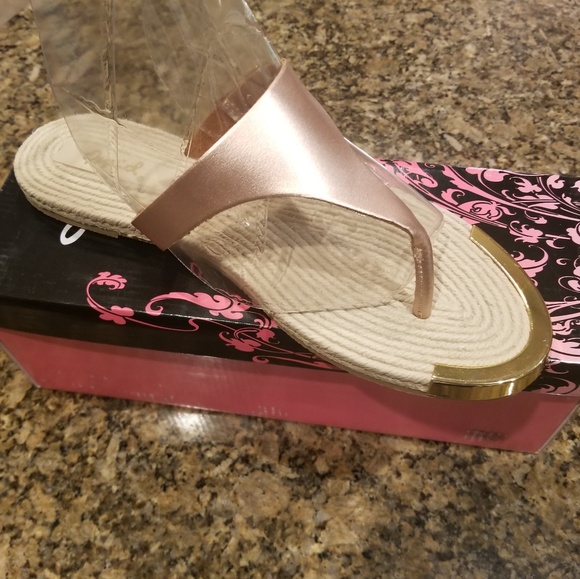💥 NIB ROSE GOLD SANDALS💥 SZ 6,8,9 ONLY - Picture 4 of 4